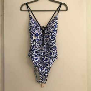 NWT one piece swimsuit size L. Nanette Lepore